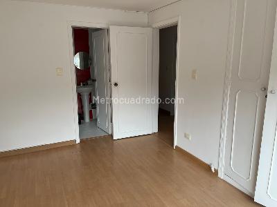 Apartamento de 3 alcobas en venta en Cedritos, Bogotá, 85 m² · foto 9 de 15
