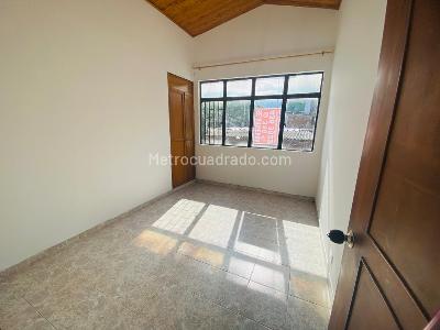 Casa de 5 alcobas en venta en Pueblo Nuevo, Ibagué, 218 m² · foto 8 de 15