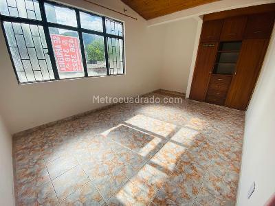 Casa de 5 alcobas en venta en Pueblo Nuevo, Ibagué, 218 m² · foto 9 de 15