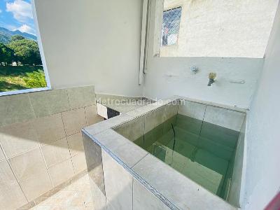 Casa de 5 alcobas en venta en Pueblo Nuevo, Ibagué, 218 m² · foto 13 de 15