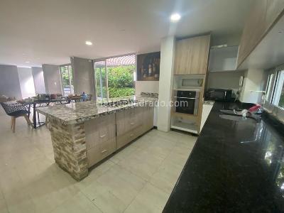 Casa de 4 alcobas en venta en Reservas Del Campestre, Ibagué, 356 m² · foto 11 de 16