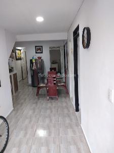 Casa de 5 alcobas en venta en Jardín Acacias, Ibagué, 144 m² · foto 2 de 17