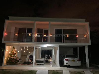 Casa de 4 alcobas en venta en Altos Combeima, Ibagué, 538 m² · foto 8 de 15