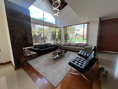 Casa de 5 alcobas en venta en San Nicolas, Chía, 300 m² · foto 9 de 12