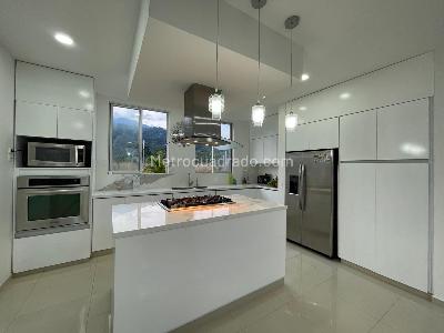 Casa de 4 alcobas en venta en El Salado, Ibagué · foto 6 de 14