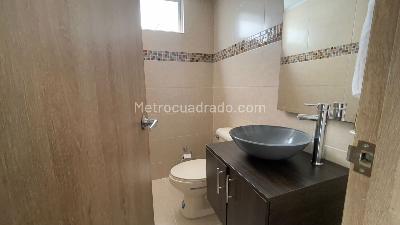 Casa de 3 alcobas en venta en Conjunto Los Lagos, Ibagué, 263 m² · foto 10 de 19