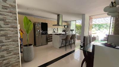 Casa de 3 alcobas en venta en Conjunto Los Lagos, Ibagué, 263 m² · foto 4 de 19