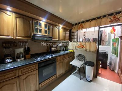 Casa de 4 alcobas en venta en Cedritos Alcala, Bogotá, 212 m² · foto 6 de 20