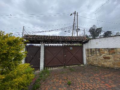 Casa en venta en Niza, Bogotá · foto 2 de 20