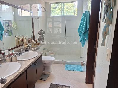 Apartamento de 3 alcobas en venta en Torre Alta Del Vergel, Ibagué, 154 m² · foto 17 de 18