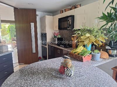 Apartamento de 3 alcobas en venta en Torre Alta Del Vergel, Ibagué, 154 m² · foto 11 de 18
