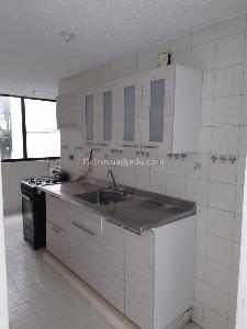 Apartamento de 3 alcobas en venta en Br La Macarena Parte Baja, Ibagué, 72 m² · foto 4 de 10