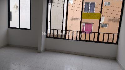 Apartamento de 3 alcobas en venta en Br La Macarena Parte Baja, Ibagué, 72 m² · foto 2 de 10