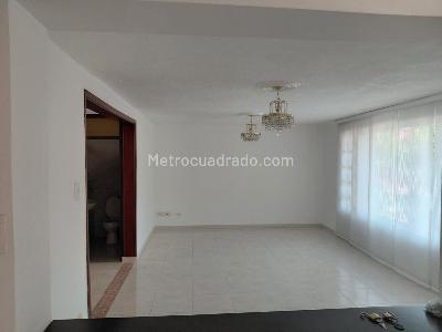 Casa de 4 alcobas en venta en Piedra Pintada, Ibagué, 190 m² · foto 3 de 17