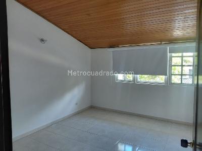 Casa de 4 alcobas en venta en Piedra Pintada, Ibagué, 190 m² · foto 8 de 17