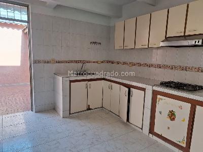 Casa de 4 alcobas en venta en Ub Los Parrales, Ibagué, 145 m² · foto 5 de 18