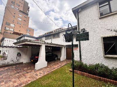 Casa de 5 alcobas en venta en Andes Norte, Bogotá, 243 m² · foto 3 de 19