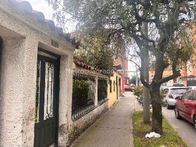Casa de 5 alcobas en venta en Andes Norte, Bogotá, 243 m² · foto 2 de 19