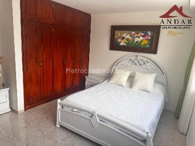 Casa de 5 alcobas en venta en Castellana, Ibagué, 253 m² · foto 16 de 20