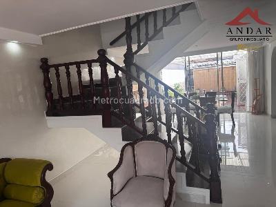 Casa de 5 alcobas en venta en Castellana, Ibagué, 253 m² · foto 3 de 20