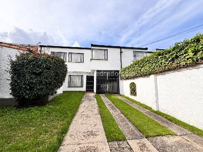 Casa de 5 alcobas en venta en Las Villas, Bogotá, 195 m² · foto 2 de 19