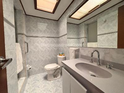 Casa de 5 alcobas en venta en Las Villas, Bogotá, 195 m² · foto 7 de 19