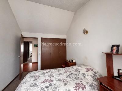 Casa de 5 alcobas en venta en Las Villas, Bogotá, 195 m² · foto 8 de 19