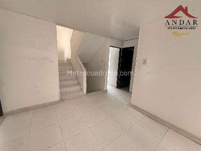 Casa de 5 alcobas en venta en La Pola, Ibagué, 290 m² · foto 8 de 16