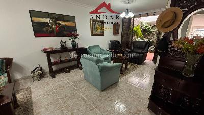 Casa de 4 alcobas en venta en Carmenza Rocha, Ibagué, 170 m² · foto 2 de 15