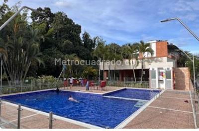 Casa de 4 alcobas en venta en Cn Portal Del Vergel, Ibagué, 198 m² · foto 18 de 20
