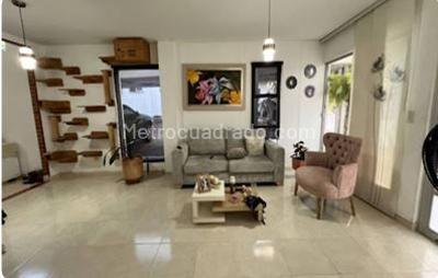 Casa de 4 alcobas en venta en Cn Portal Del Vergel, Ibagué, 198 m² · foto 2 de 20