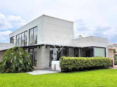 Casa de 4 alcobas en venta en Guaymaral, Bogotá, 1358 m² · foto 2 de 20