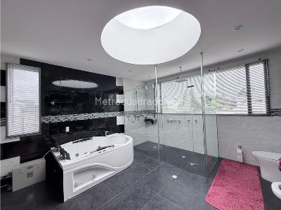 Casa de 4 alcobas en venta en Casablanca Suba, Bogotá, 1714 m² · foto 12 de 20