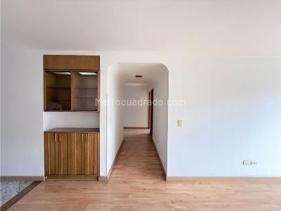 Apartamento en venta en San Patricio, Bogotá · foto 3 de 19