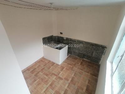 Casa de 5 alcobas en venta en Marco Fidel Suarez, Bogotá, 196 m² · foto 13 de 20