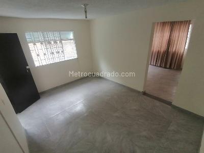 Casa de 5 alcobas en venta en Marco Fidel Suarez, Bogotá, 196 m² · foto 14 de 20