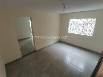 Casa de 5 alcobas en venta en Marco Fidel Suarez, Bogotá, 196 m² · foto 15 de 20