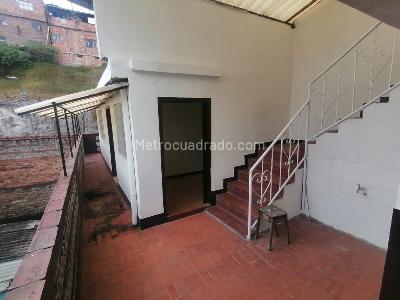 Casa de 5 alcobas en venta en Marco Fidel Suarez, Bogotá, 196 m² · foto 17 de 20