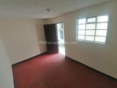 Casa de 5 alcobas en venta en Marco Fidel Suarez, Bogotá, 196 m² · foto 18 de 20