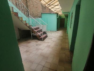 Casa de 5 alcobas en venta en Marco Fidel Suarez, Bogotá, 196 m² · foto 3 de 20