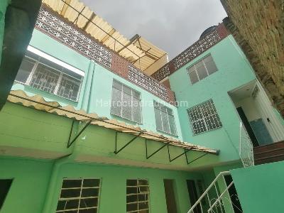 Casa de 5 alcobas en venta en Marco Fidel Suarez, Bogotá, 196 m² · foto 8 de 20