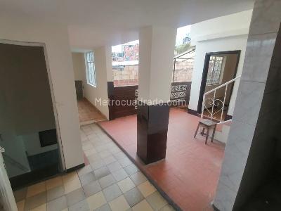 Casa de 5 alcobas en venta en Marco Fidel Suarez, Bogotá, 196 m² · foto 9 de 20