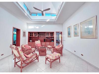 Casa de 5 alcobas en venta en Norte, Girardot, 872 m² · foto 4 de 14