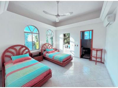 Casa de 5 alcobas en venta en Norte, Girardot, 872 m² · foto 9 de 14