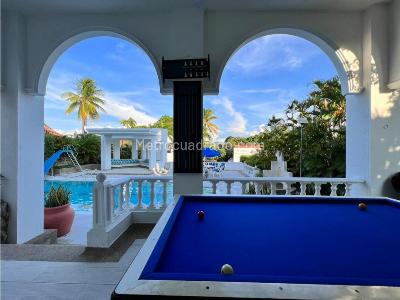 Casa de 5 alcobas en venta en Norte, Girardot, 872 m² · foto 13 de 14