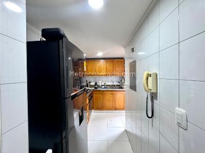 Apartamento en venta en Chico Navarra, Bogotá · foto 6 de 18