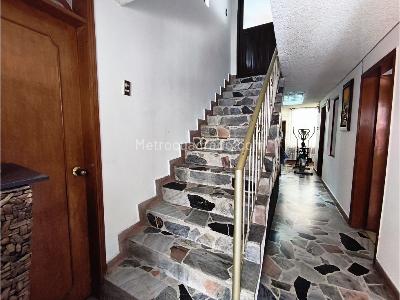 Casa de 5 alcobas en venta en La Cabaña, Bogotá, 542 m² · foto 18 de 20