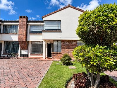House for rent in Centro, Chía