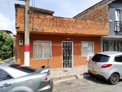 Casa de 5 alcobas en venta en Campo Valdes No 1, Medellín, 85 m² · foto 2 de 19