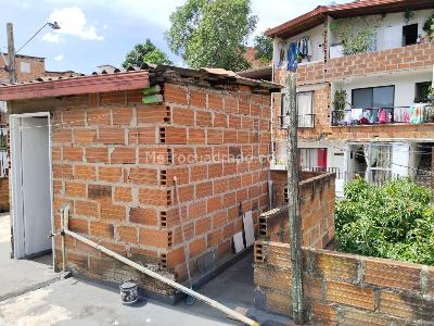 Casa de 5 alcobas en venta en Campo Valdes No 1, Medellín, 85 m² · foto 5 de 19
